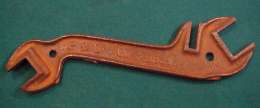 P & O 3682 Wrench
